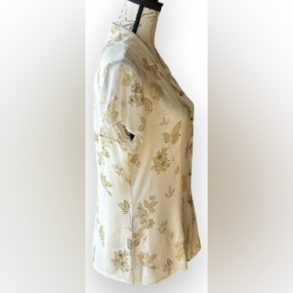 TAHARI Silk Relaxed Fit Blouse, Jewel-Tone Buttons - Size 8 - Picture 3 of 7